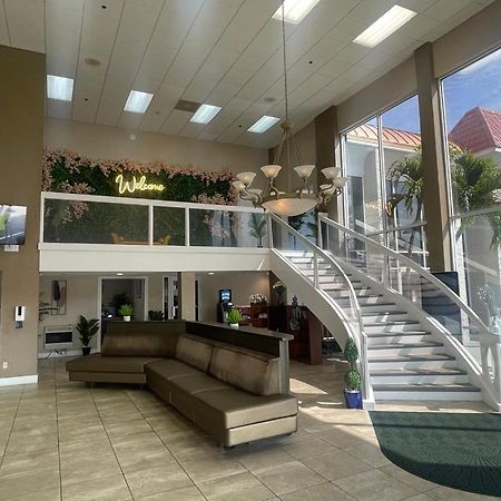 Quality Inn & Suites Conference Center New Port Richey Bagian luar foto