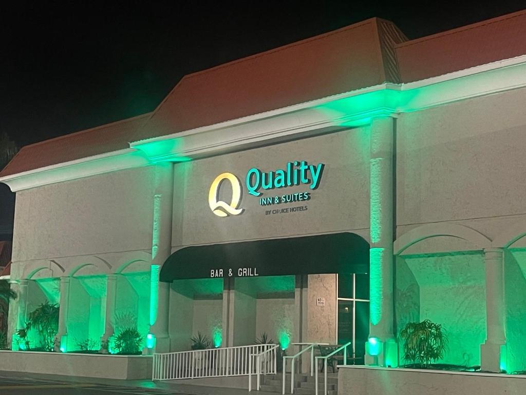 Quality Inn & Suites Conference Center New Port Richey Bagian luar foto